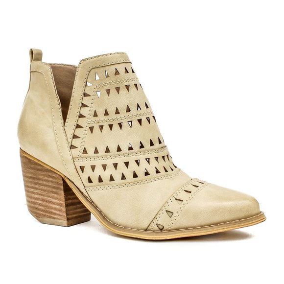 Mi.iM Shoes - Mi.im ivory ankle boots with cutouts - 6.5